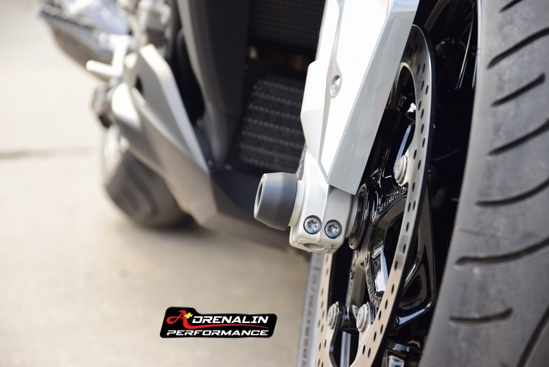 Evotech กันล้มล้อหน้า (FRONT FORK SPINDLE) สำหรับ S1000XR