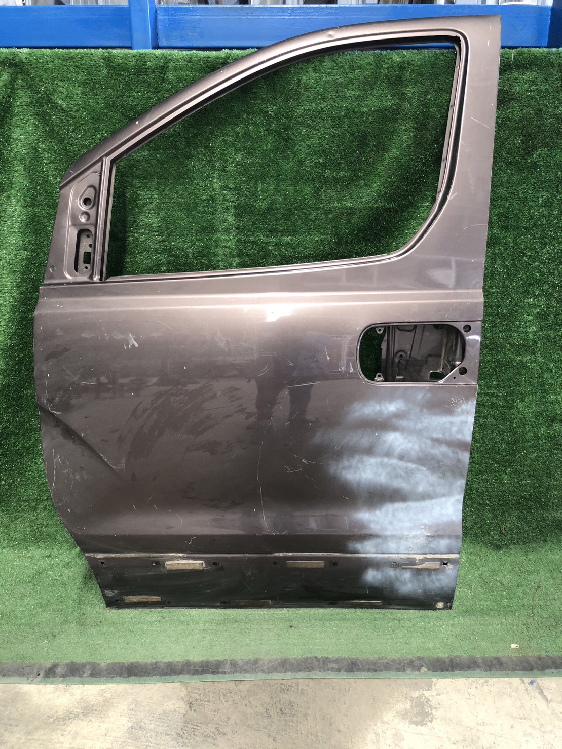 ประตูหน้า L Hyundai H1