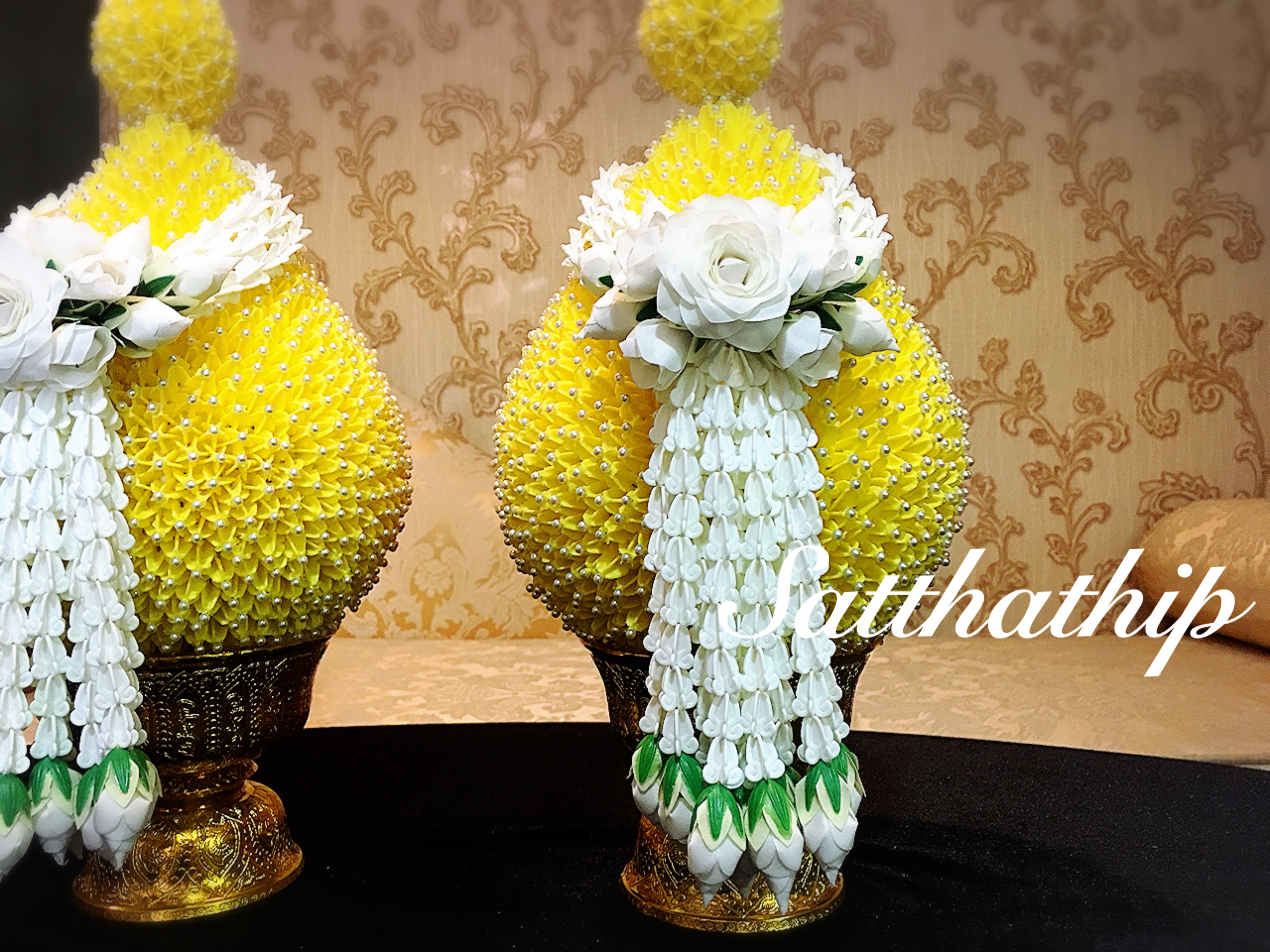 พานพุ่ม - พานพุ่มสักการะ - พานพุ่มดอกรัก - พานพุ่มดอกรักประดิษฐ์ (พลาสติก) - พานพุ่มสีเหลือง - Panpum