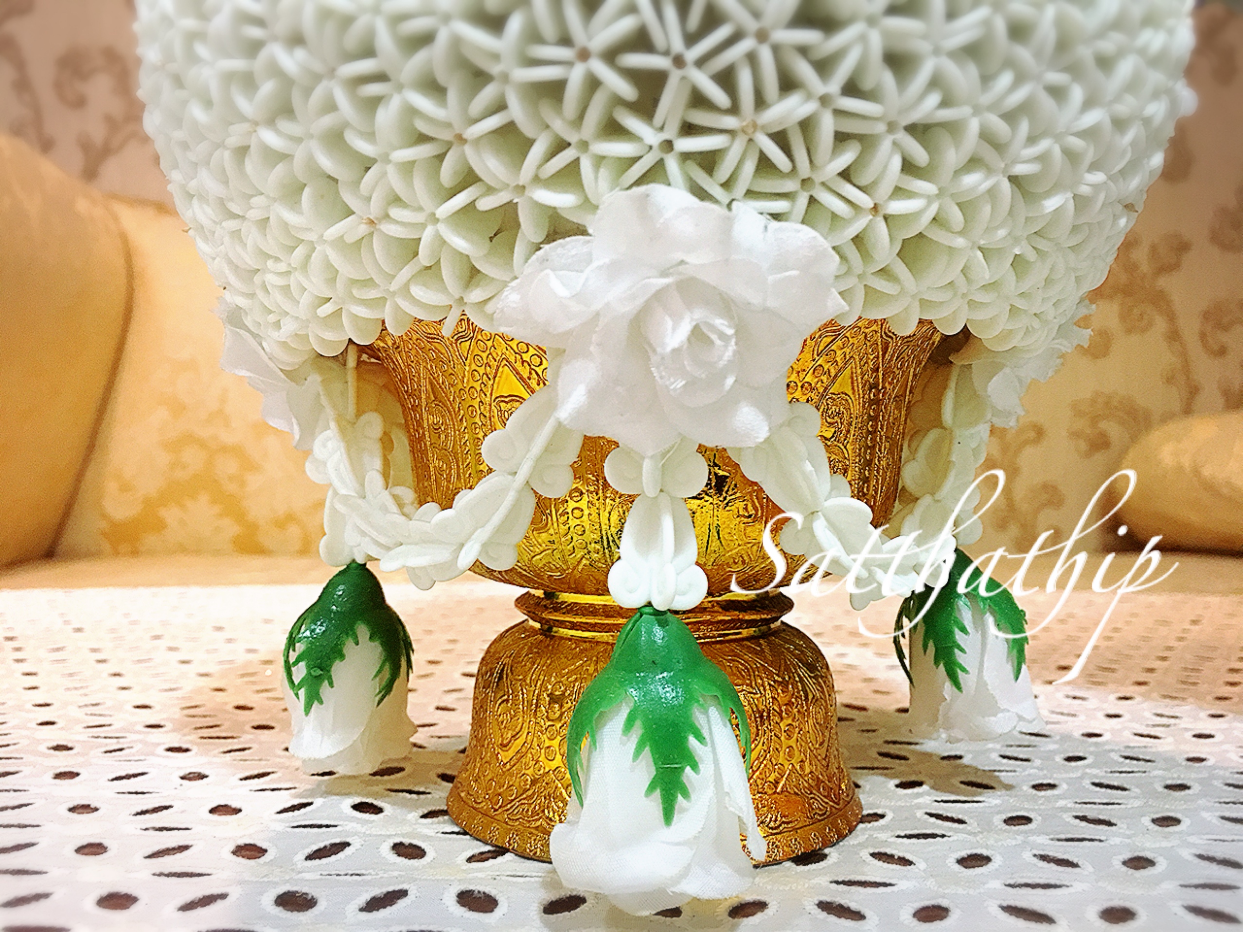 พานพุ่ม - พานพุ่มสักการะ - พานพุ่มดอกรัก - พานพุ่มดอกรักประดิษฐ์ (พลาสติก) - พานพุ่มสีขาว - Panpum