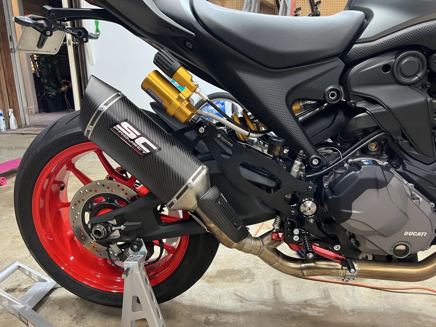 โช้คหลัง Ohlins TTX สำหรับ Monster 937