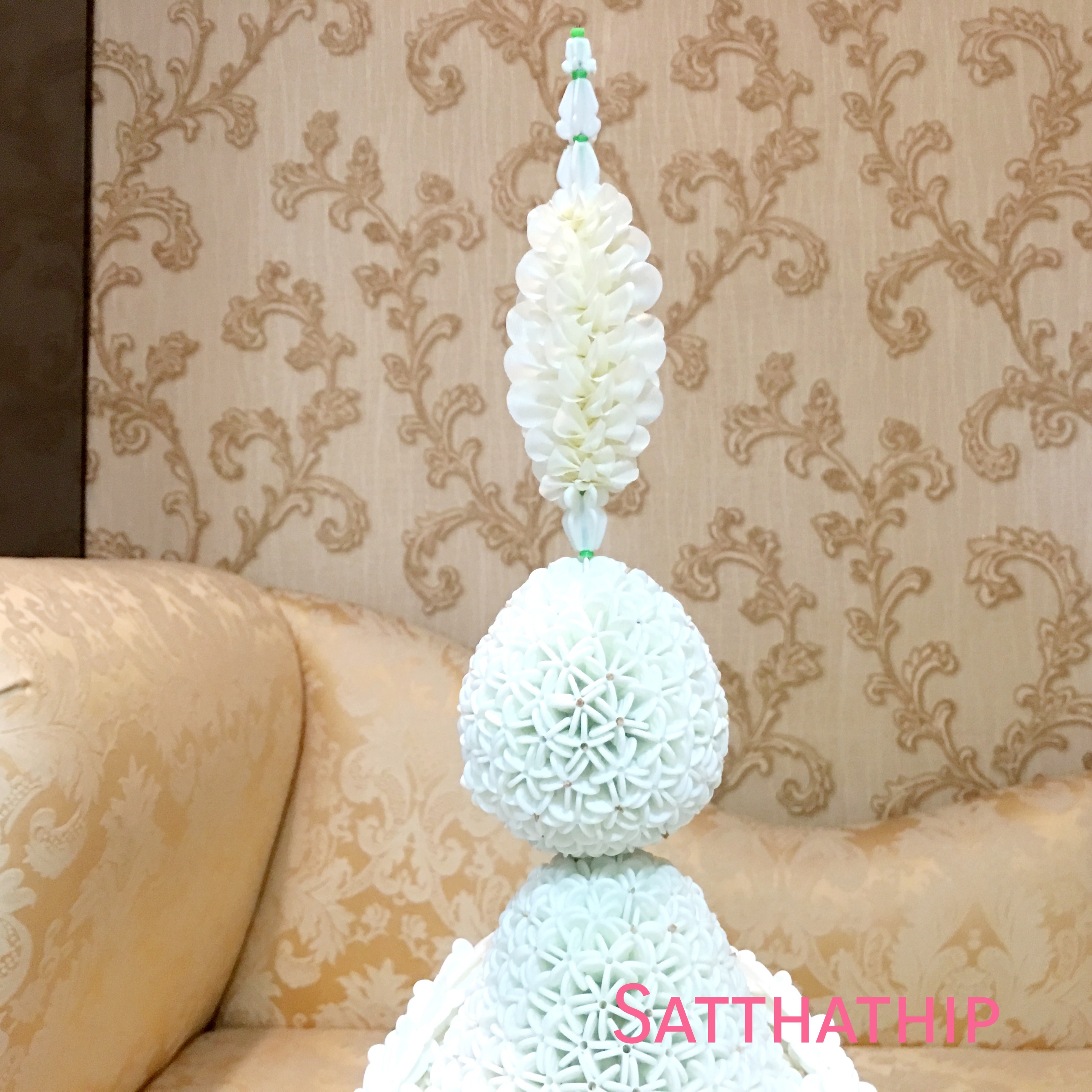 พานพุ่มดอกรักประดิษฐ์