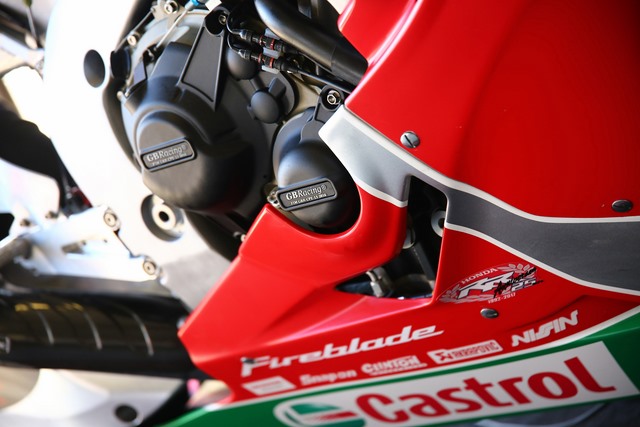 GB RACING - ครอบเครื่อง กันเครื่อง(SET) ซ้าย-ขวา สำหรับ CBR1000 ENGINE COVER SET ปี 2017
