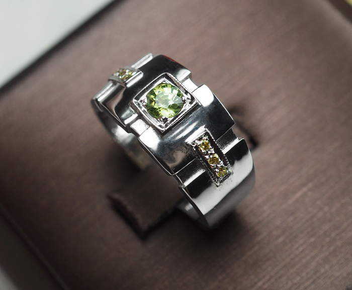 แหวนพลอยเพอริดอดแท้ (Peridot)