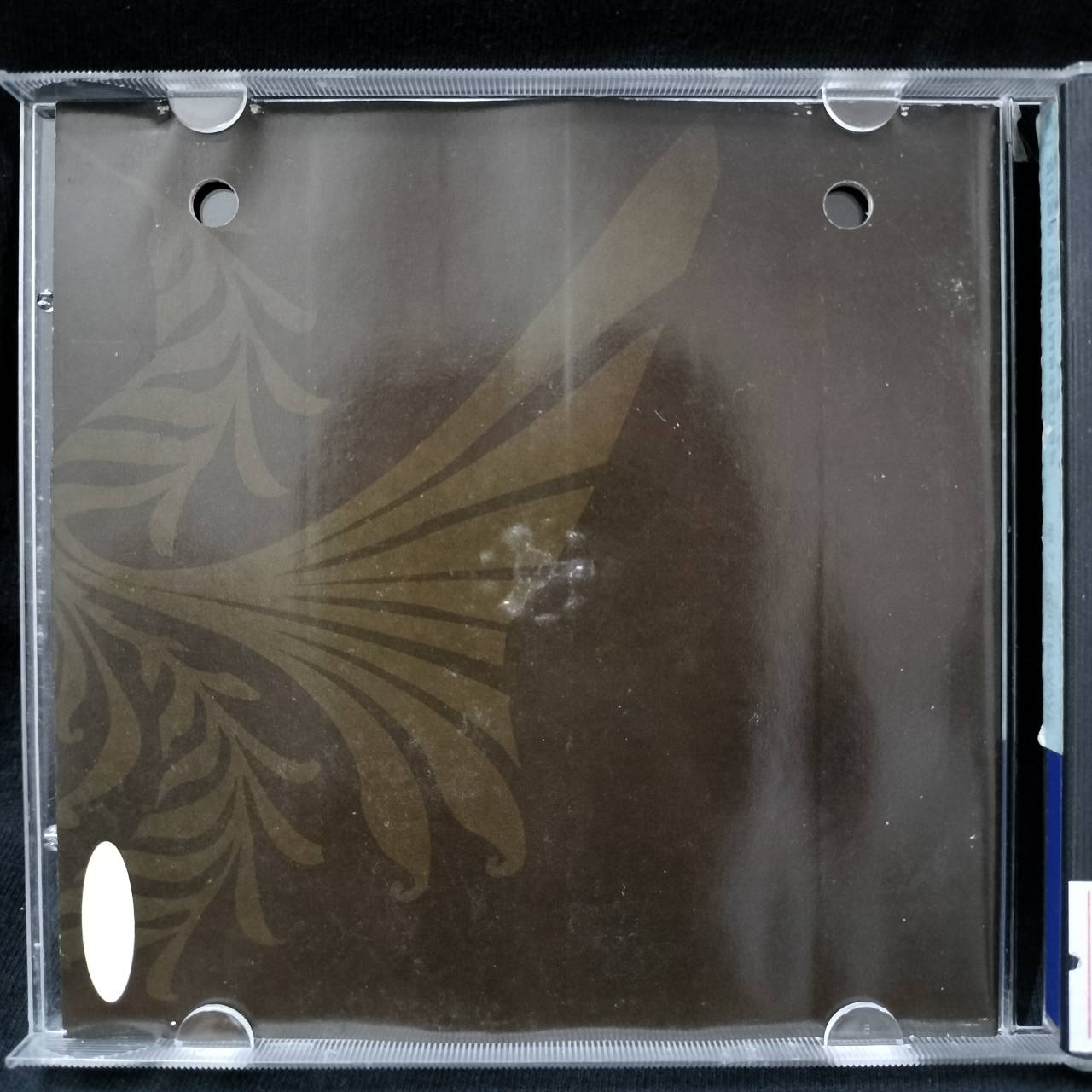 สิบล้อ – เสียงเพลงสิบล้อ / ปกเจาะ / สันกล่องมีตำหนิเล็กน้อย / แผ่นหน้าสกรีนมีรอยปากกา / แผ่นดี