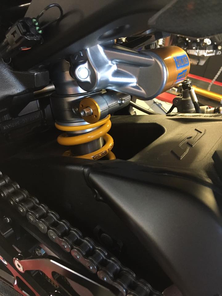 โช้คหลัง ohlins รุ่น TTX GP ตัวท้อปสุด สำหรับ R1 / R1M 2015+