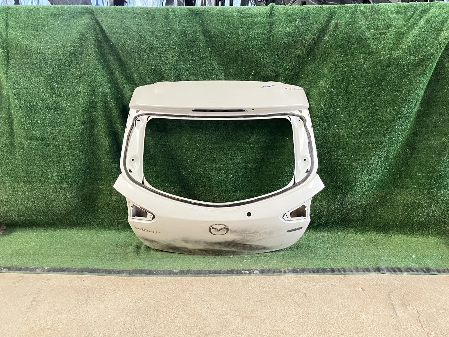ฝาปิดท้าย Mazda 2
