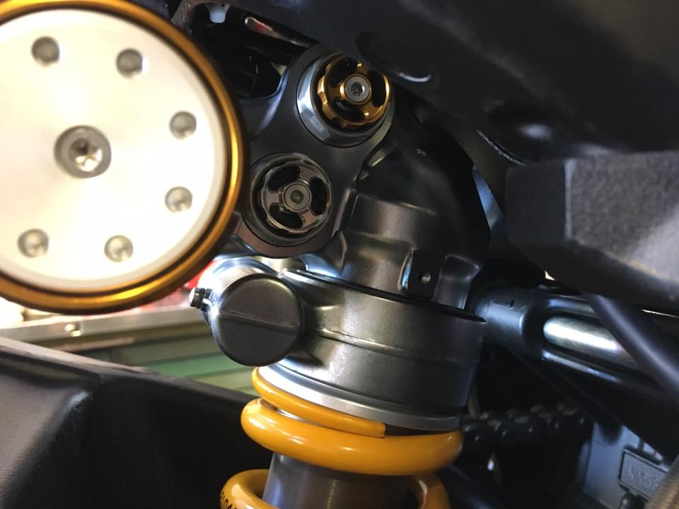 โช้คหลัง ohlins รุ่น TTX GP ตัวท้อปสุด สำหรับ R1 / R1M 2015+