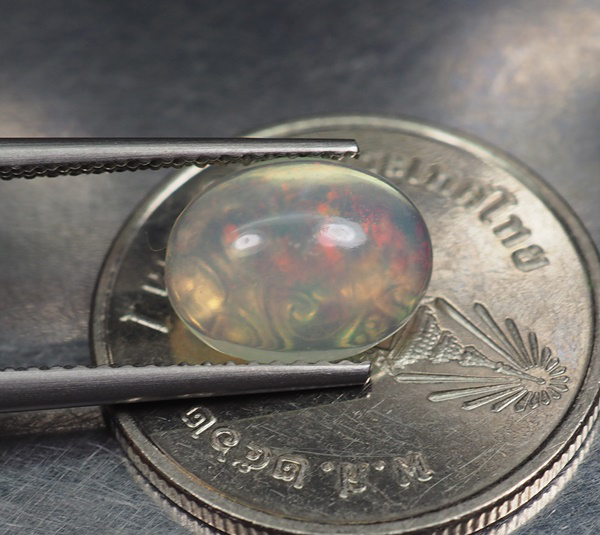 โอปอลหลากสี (Opal) 1.03 กะรัต