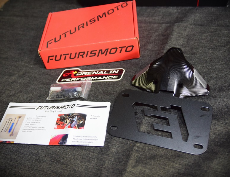 ท้ายสั้น futurismoto สำหรับstreet fighter V4 V2 ไฟเลี้ยวในตัว