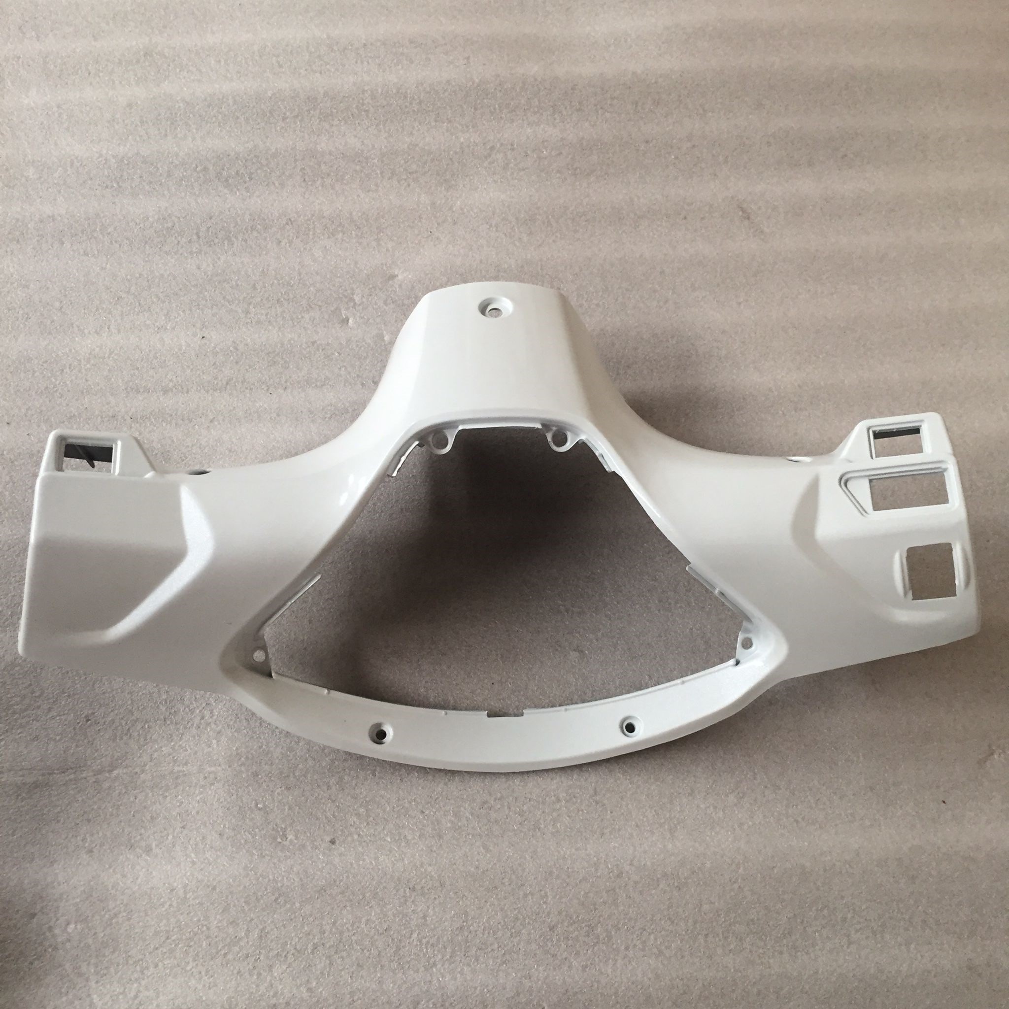 หน้ากากหลัง สีขาวใหม่ A96 สำหรับรุ่น WAVE125i ปี 2005 อะไหล่เทียบ NCA (นำเจริญ) 3402HW12IRA96