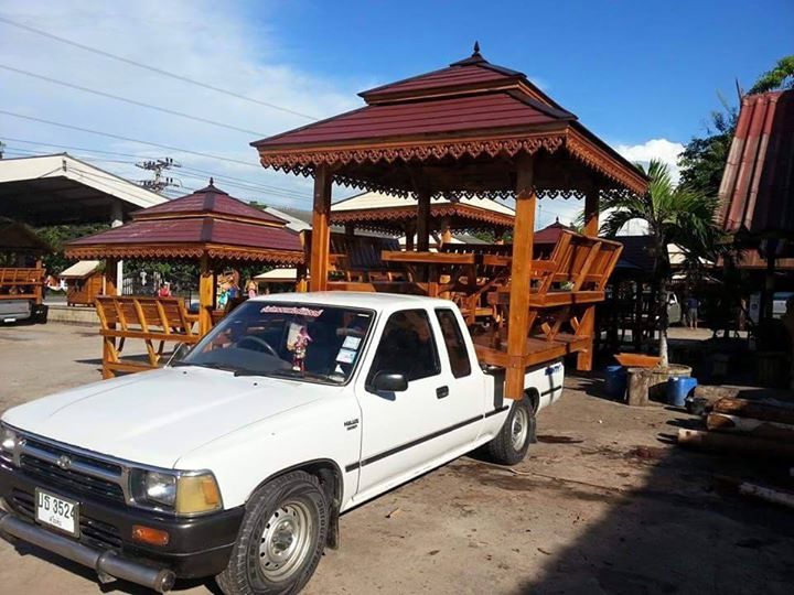 ( รหัส B5-โต๊ะ ) ศาลา ไม้สัก สีขาว คาน้ำเงินชั้นเดียว หลังนิว ขาโต๊ะตาราง / ขนาด 2.00x2.00x3.00 เมตร