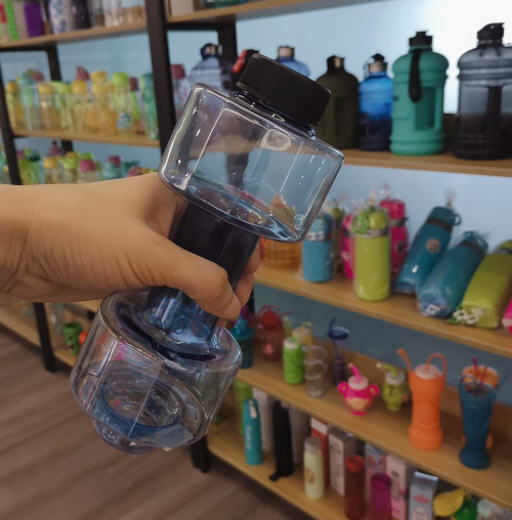 กระบอกน้ำดัมเบล,กระบอกน้ำพลาสติก