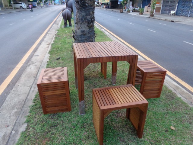 ชุดโต๊ะเก้าอี้สนาม "ชุดราด-รี บางแพ" 4 ที่นั่ง