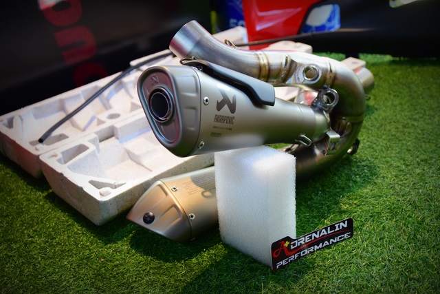 ท่อ Akrapovic Slip on และ ฟูล สำหรับ Panigale V4/V4S 2018-2021 (For Exhibition only)