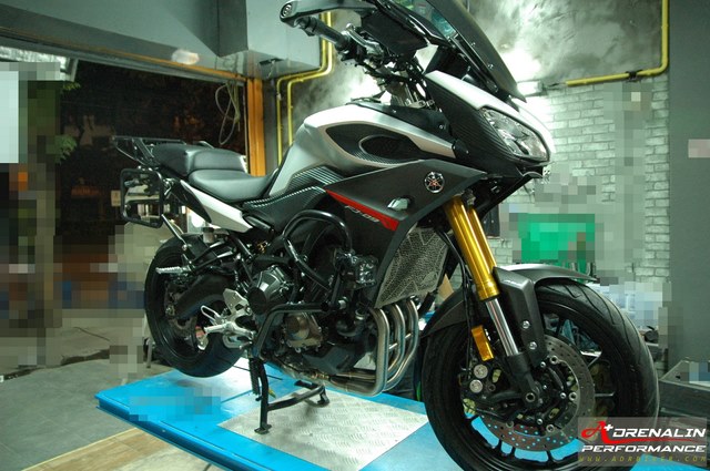 ท่อ Akrapovic full system Titanium สำหรับ FZ9, MT09, FJ09 (For Exhibition only)