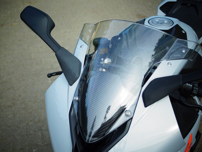 Carbon World - คาร์บอนใต้ชิว (Cockpit cover Carbon) สำหรับ S1000RR 2020+