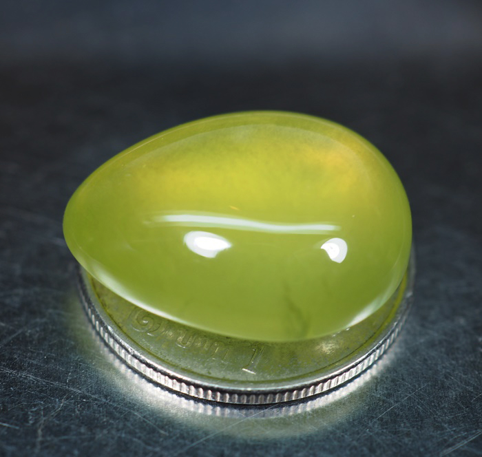 พรีไนท์ (Prehnite) 18.35 กะรัต