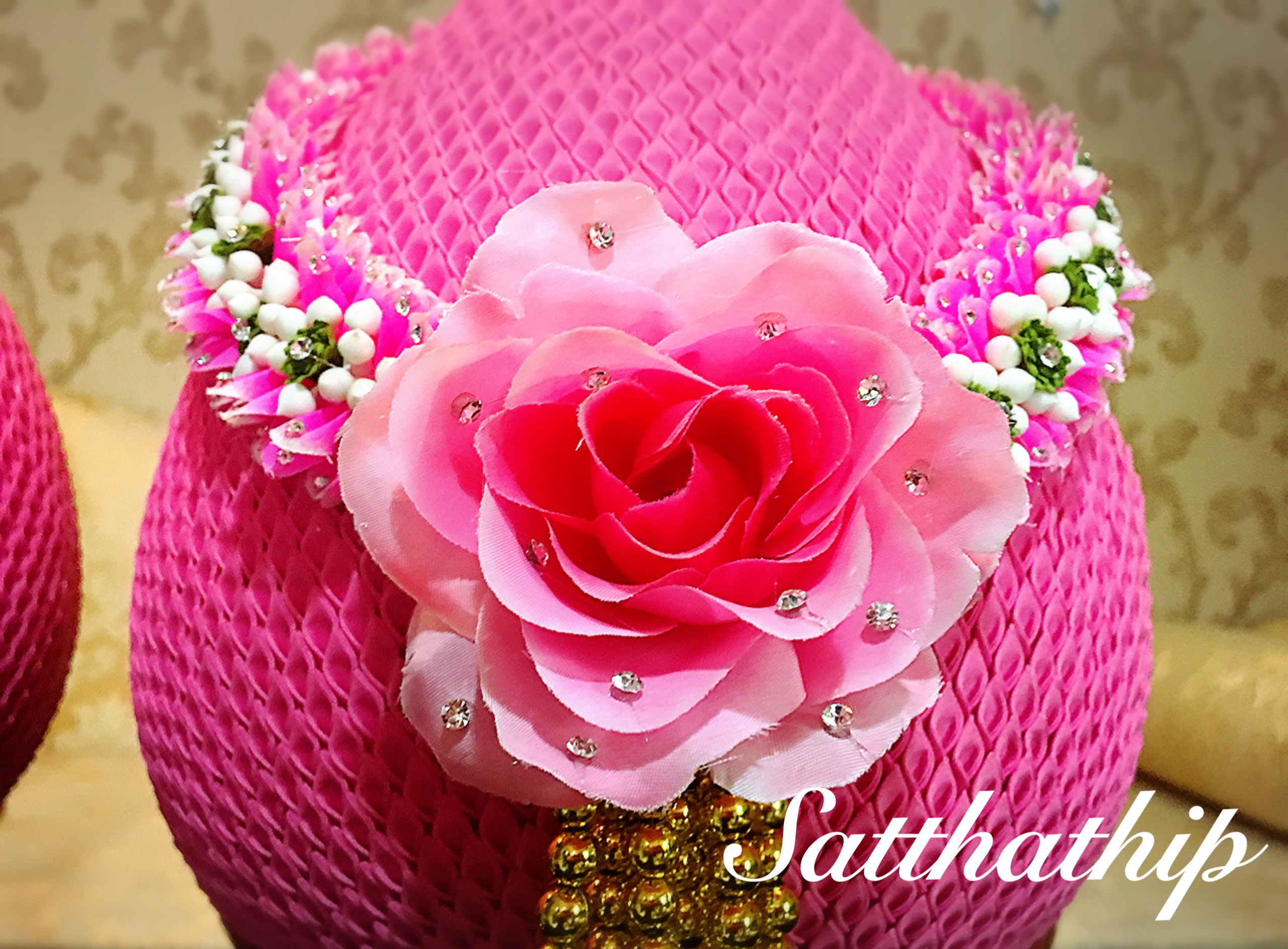 พานพุ่มผ้า สีชมพู ประดับคริสตัล - พานพุ่ม สีชมพู ประดับคริสตัล - พานพุ่มสักการะ สีชมพู ประดับคริสตัล - Phan bush