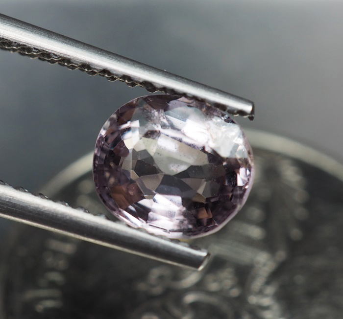 พลอยสปิเนล (Purple Spinel ) 1.05 กะรัตสีม่วง