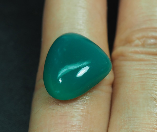 คาลซิโดนีสีเขียว (Green Chalcedony) 11.10 กะรัต