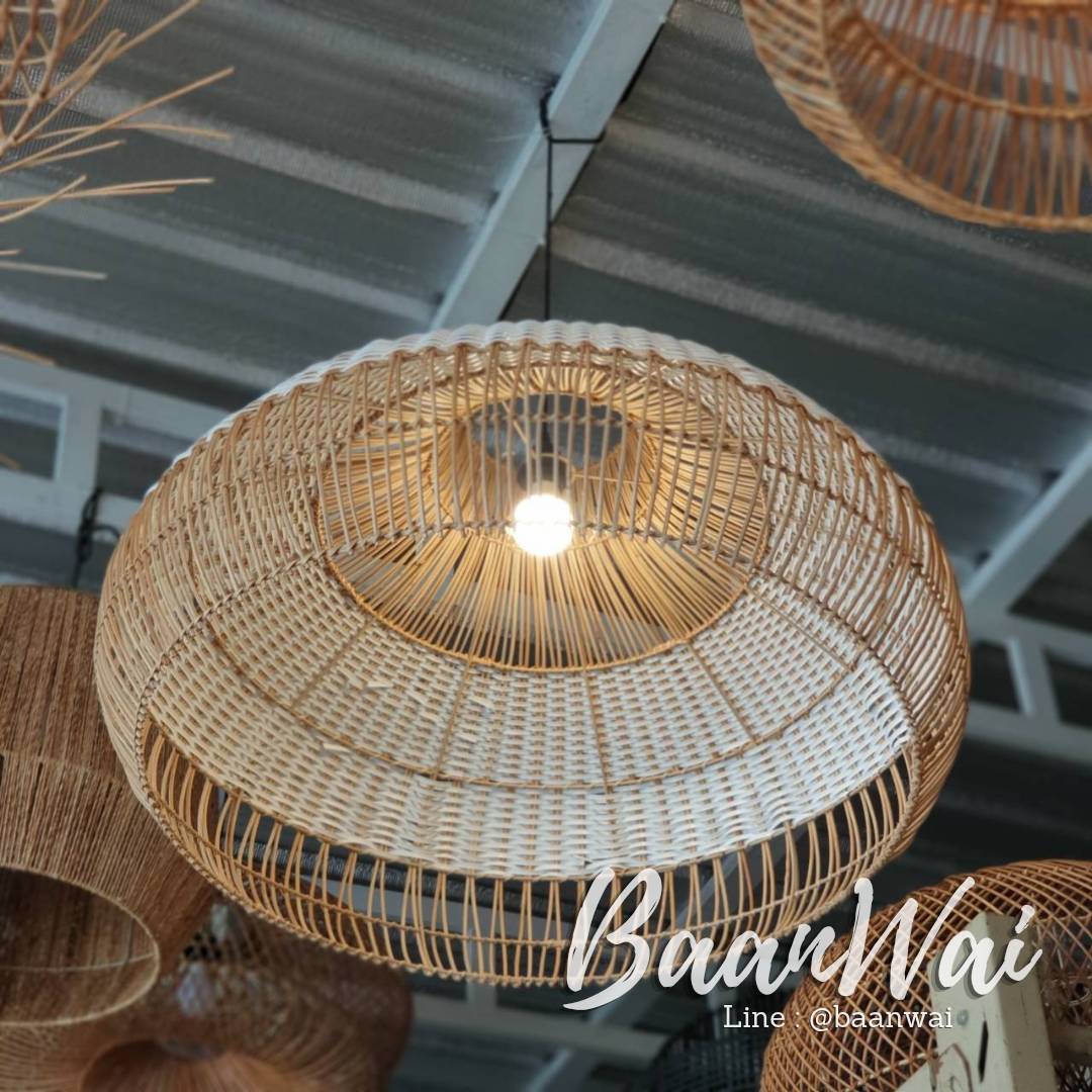 โคมไฟหวาย ทรงน้ำเต้า ถักหวายเทียมสีขาว ขนาด 80*48 cm