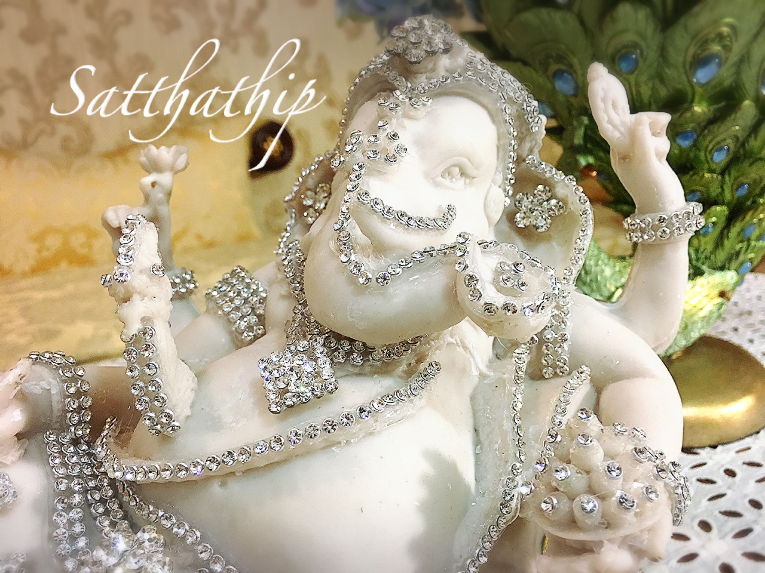 พระพิฆเนศ ปางเสวยสุข (เรซิ่น แต่งองค์) - Ganesha: Lord of Success