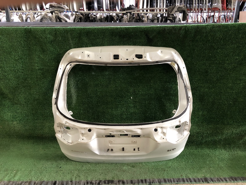 ฝาปิดท้าย Toyota Harrier Gen3