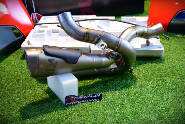 ท่อ Akrapovic Slip on และ ฟูล สำหรับ Panigale V4/V4S 2018-2021 (For Exhibition only)