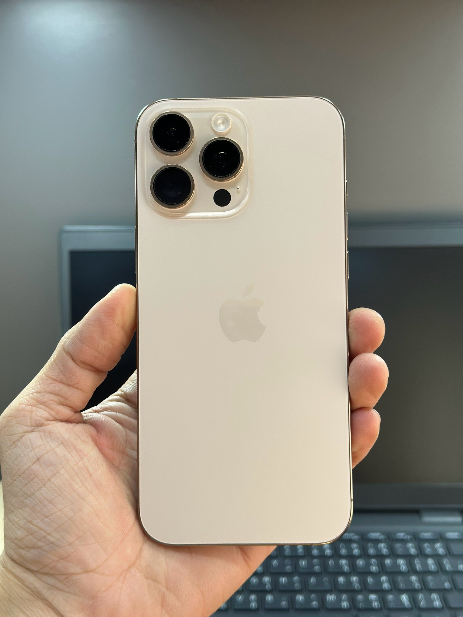 iPhone 16 Pro 128GB Desert Titanium