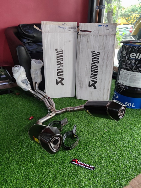 คอท่อ Full Akrapovic สำหรับ Z1000, Z1000sx (For Exhibition only)