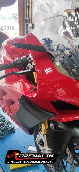 ไฟเลี้ยว rizoma สำหรับ Panigale V4 2018+ รุ่น Leggera แบบ low profile ครบชุดพร้อมขาจับ