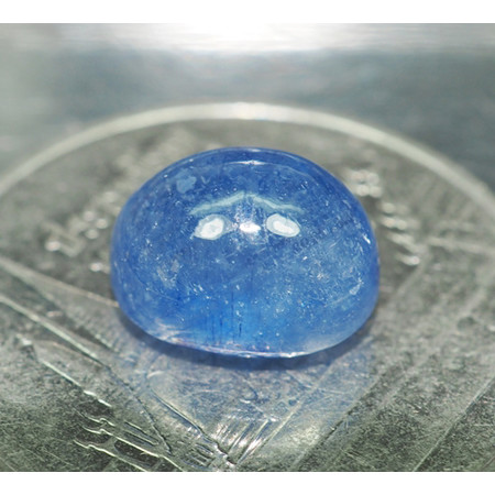 พลอยไพลินหลังเบี้ย (Sapphire) 3.30 กะรัต