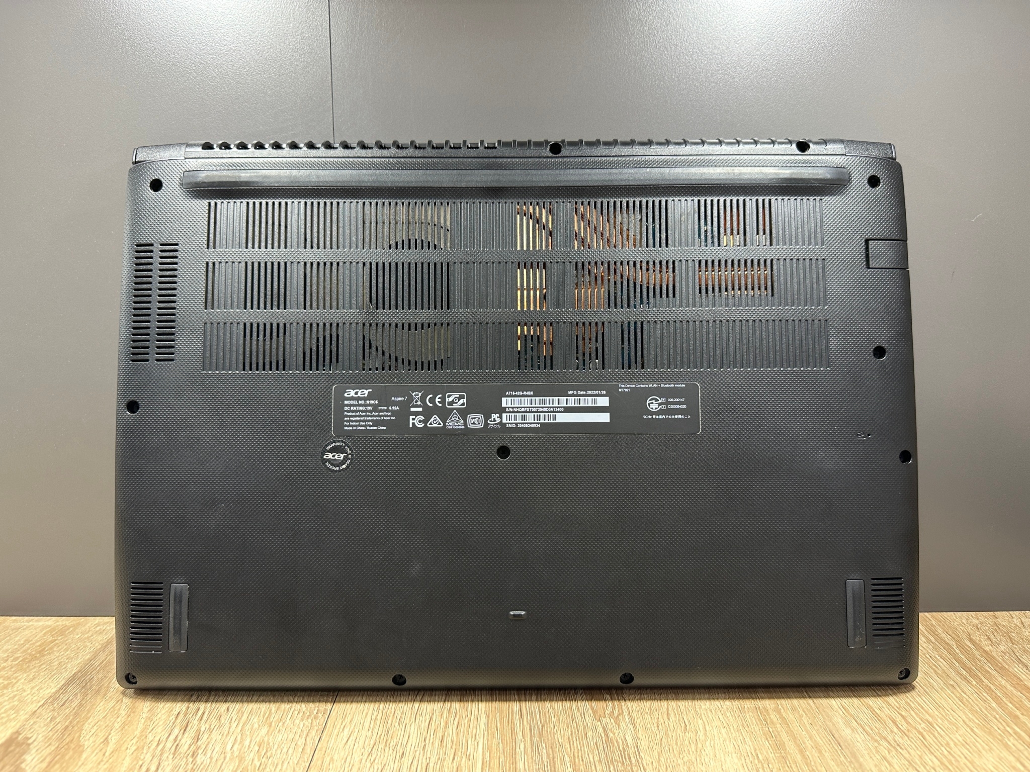 ACER ASPIRE 7 A715-42G-R4BX (CHAROCAL BLACK)