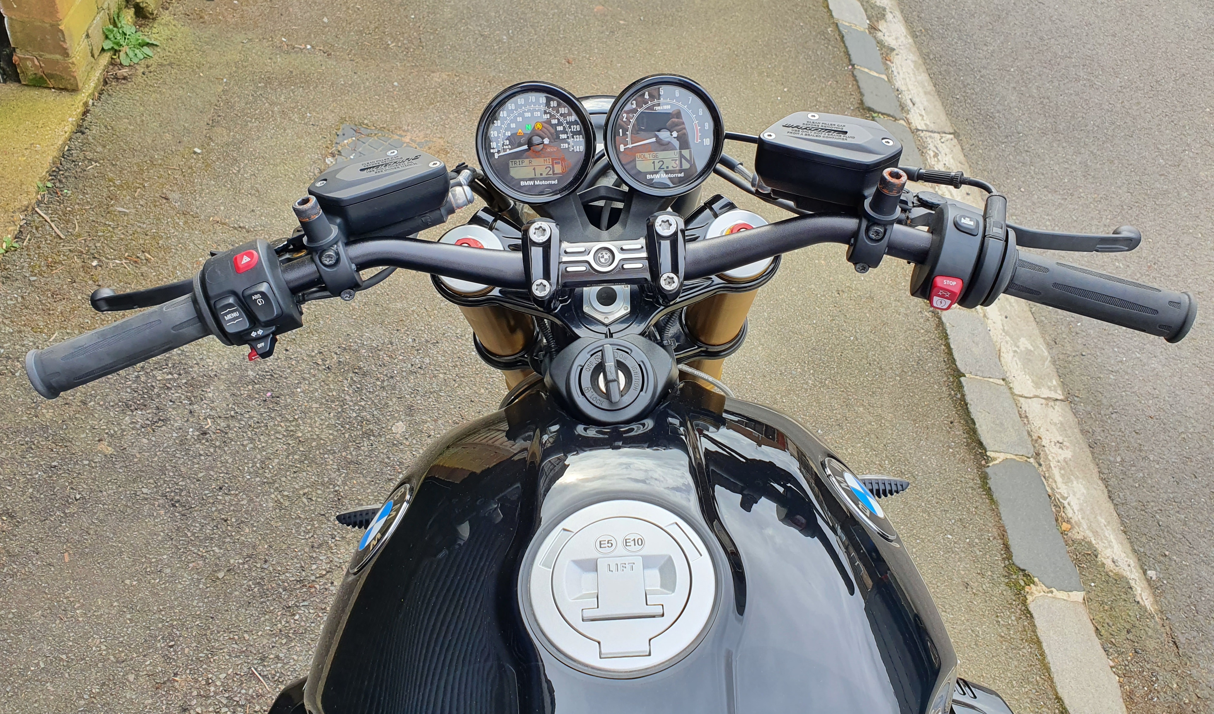 แฮนด์ Rizoma MA011 แฮนด์หมอบ cafe racer สูง 15mm ใช้กับตุ๊กตาขนาด 29Ø