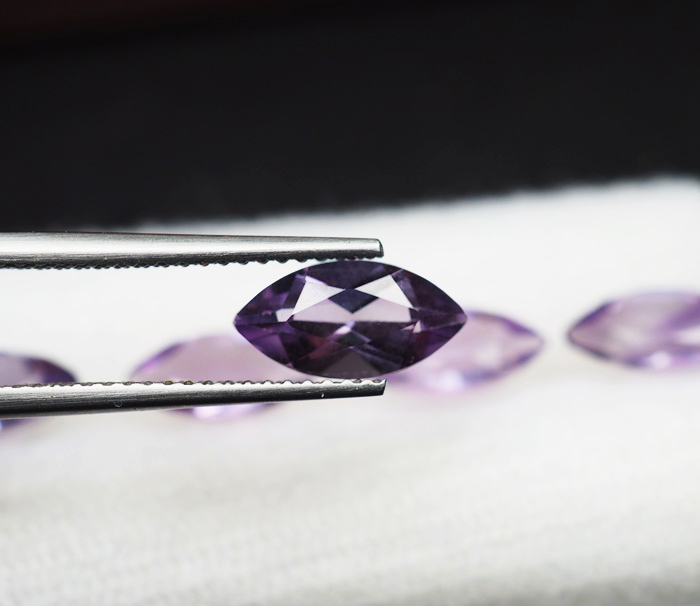 พลอยอเมทิสต์ทรงมาคี (Violet Amethyst ) 5 กะรัต 5 เม็ด
