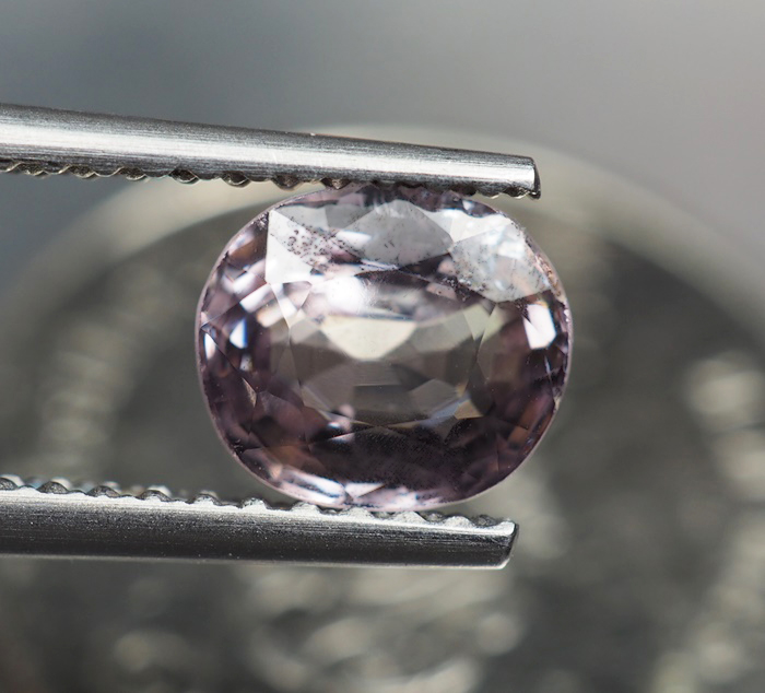 พลอยสปิเนล (Purple Spinel ) 1.05 กะรัตสีม่วง