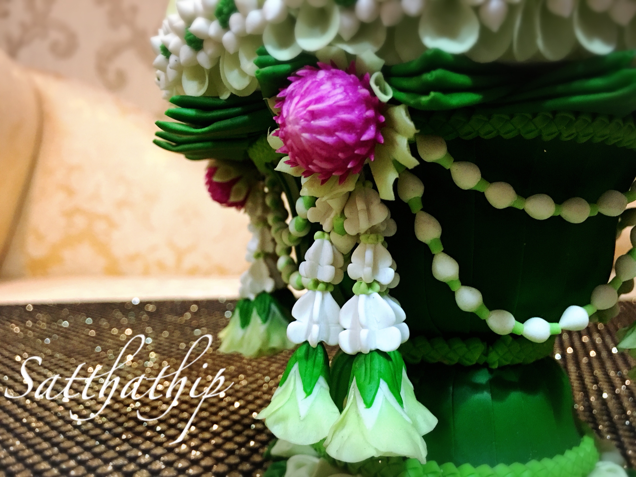 พานใบตอง ประดิษฐ์จากดิน - Tray