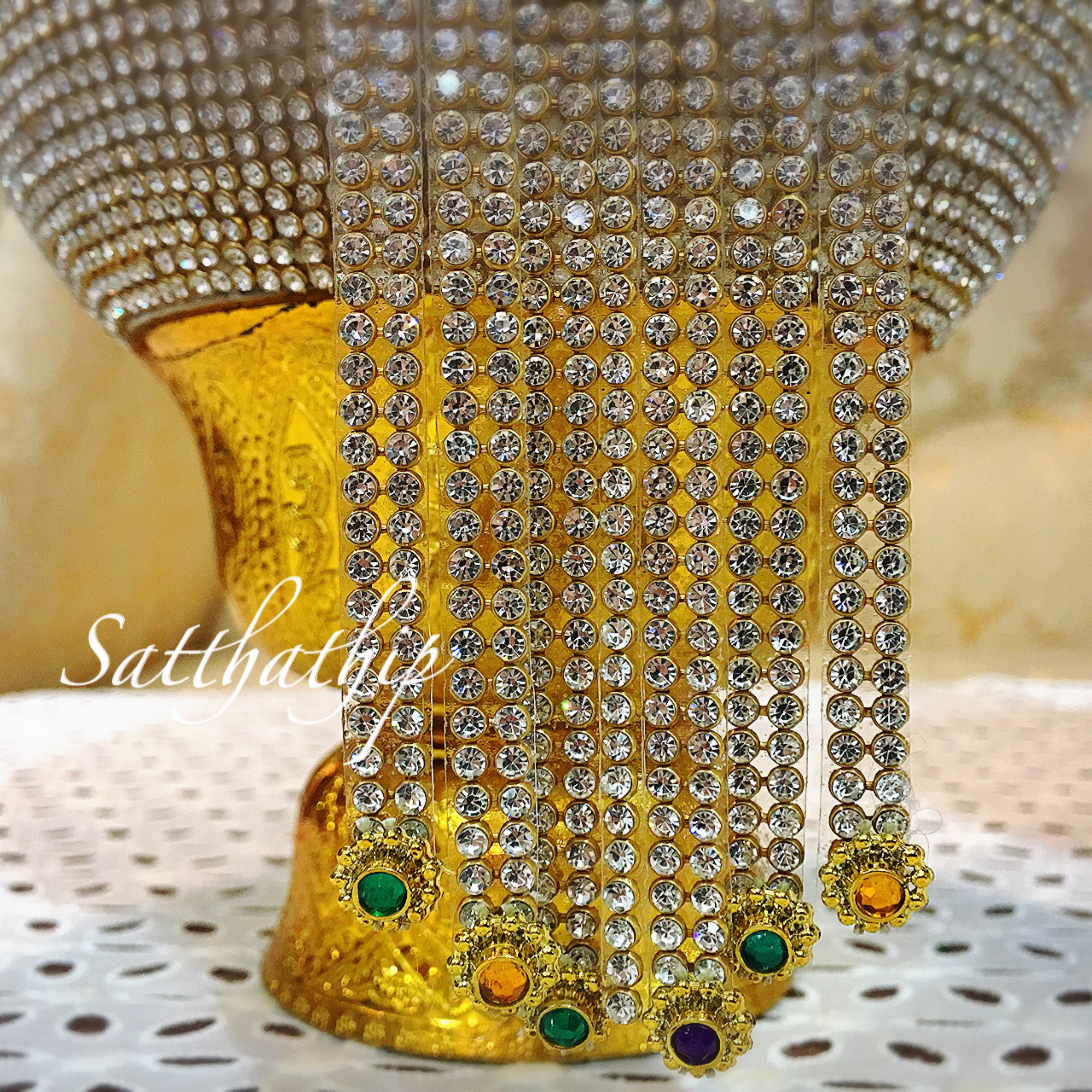 พานพุ่มเงินทอง [6 นิ้ว/ 3,300 บาท/คู่]