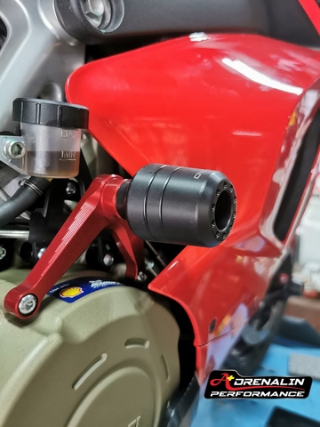 CNC Racing กันล้มกลาง สำหรับ Panigale V4 (Crash protector)