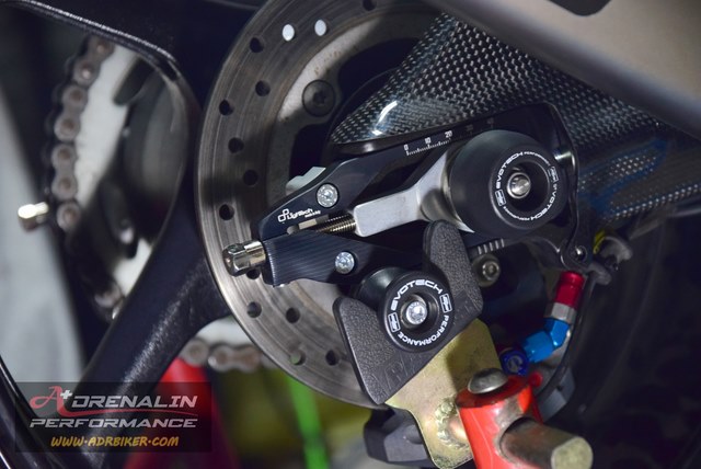 Lightech ชุดตั้งโซ่ (Chain Adjuster kit) สำหรับ MT-10