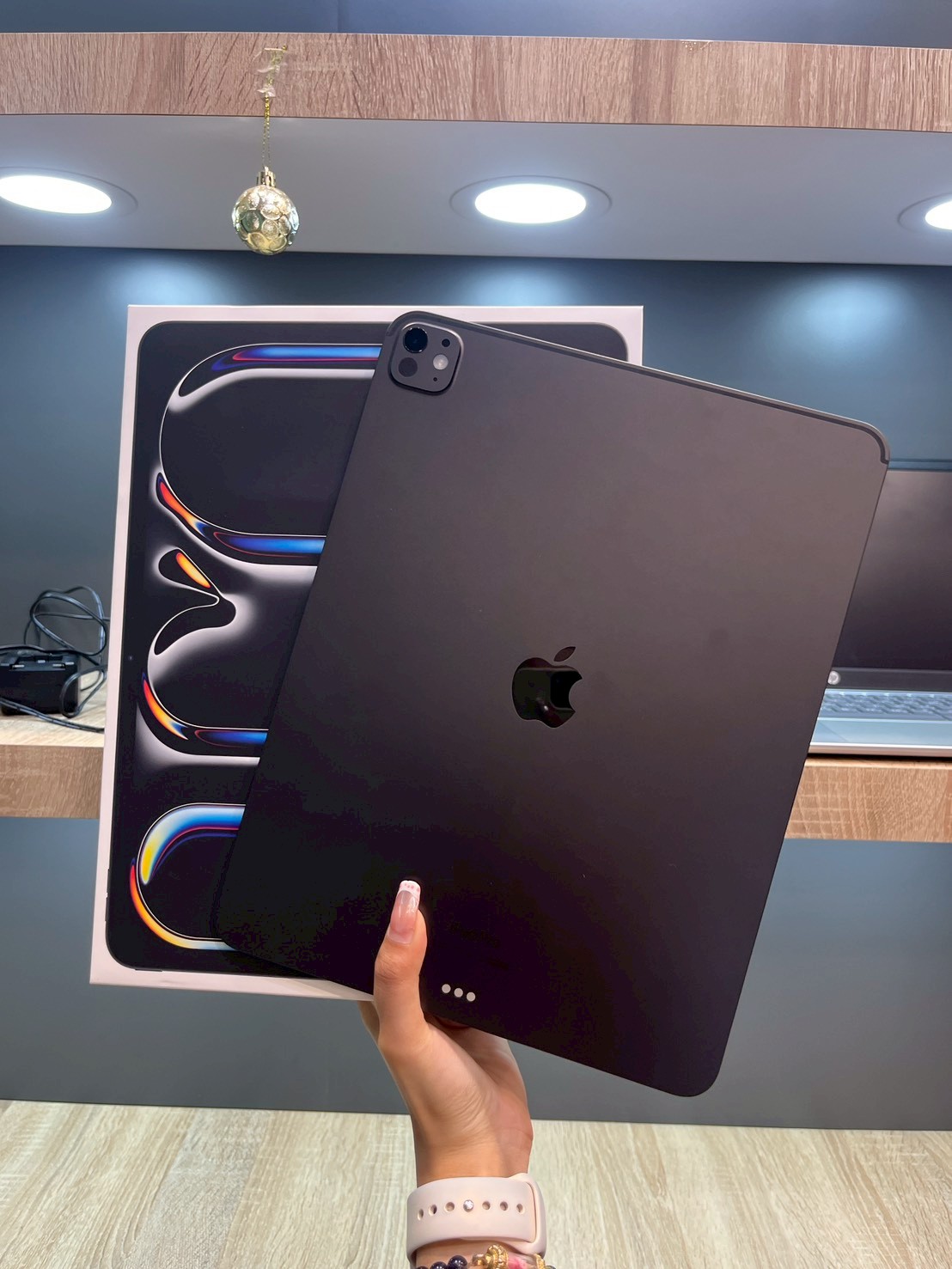 iPad Pro m4 wifiモデル　　512G space black Buy 11-inch iPad Pro Wi‑Fi 512GB with standard glass - Space