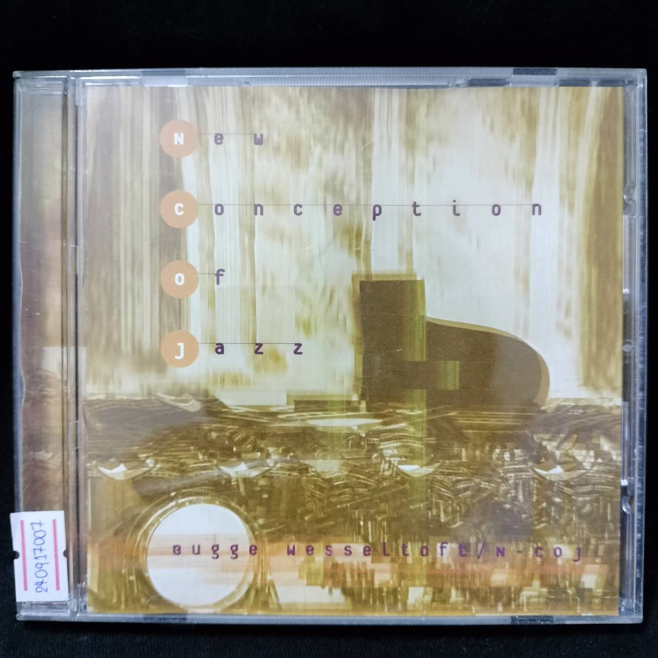 Bugge Wesseltoft – New Conception Of Jazz / ไม่ระบุ / ปกหลังมีคราบน้ำ และรอยฉีกที่บาร์โค้ด / แผ่นดี