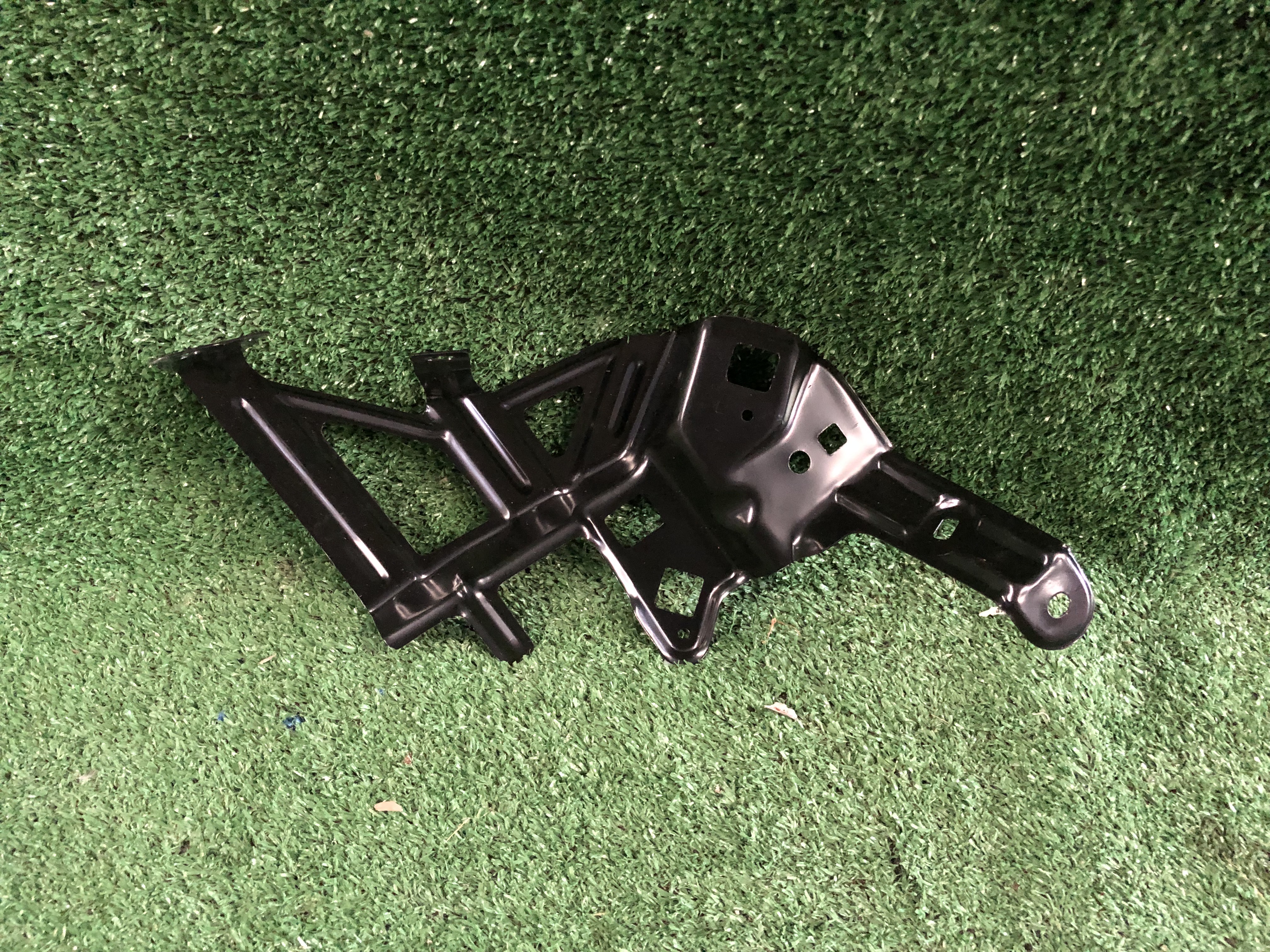 เหล็กยึดไฟหน้า L Honda Civic 2016