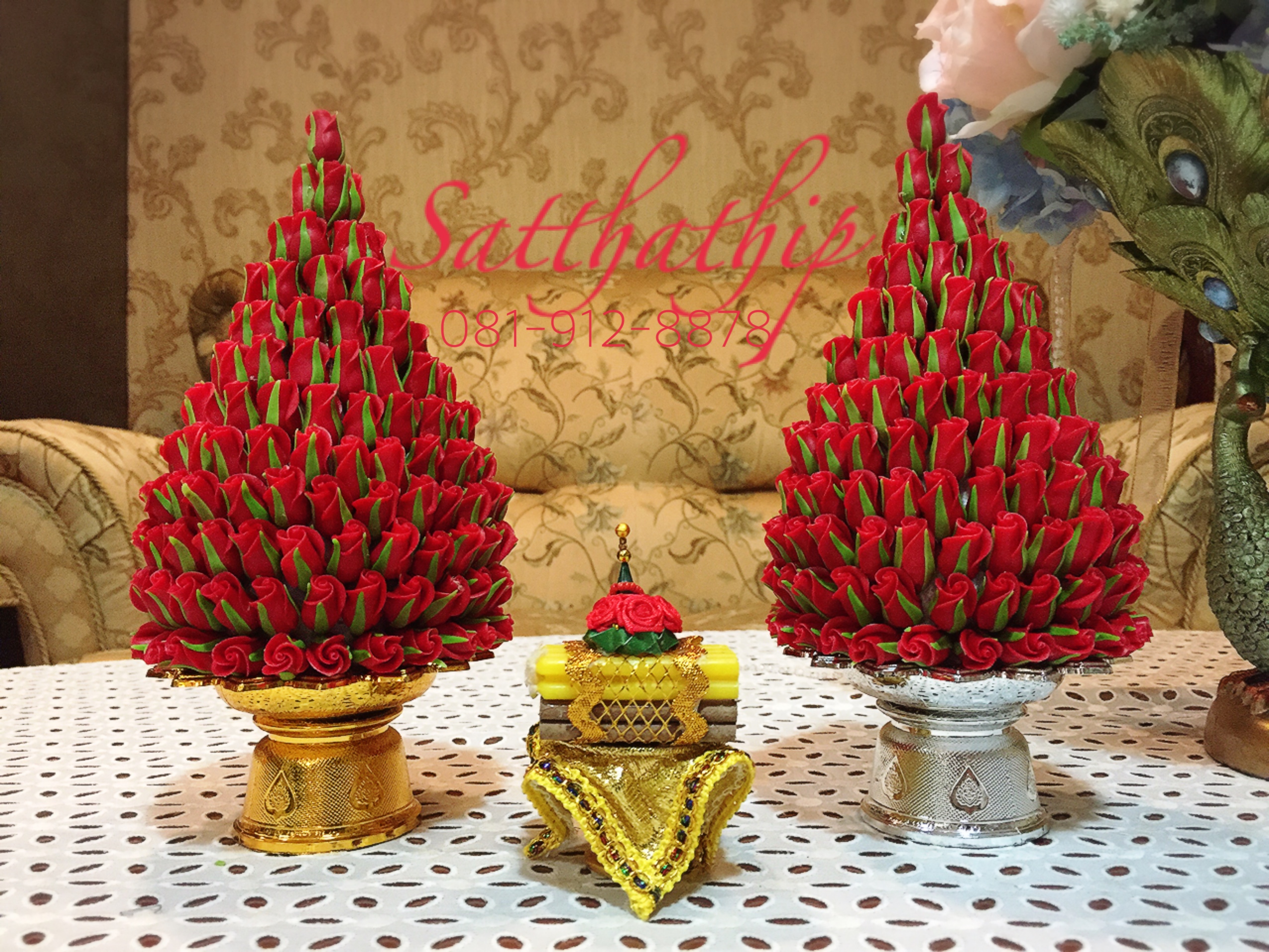 ชุดพานพุ่มดอกกุหลาบ ประดิษฐ์จากดิน