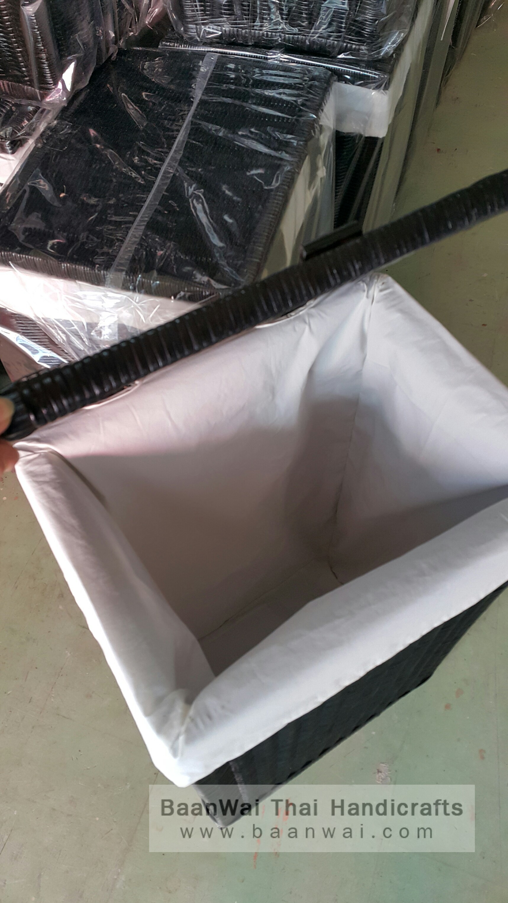 ตะกร้าผ้า หวายแท้ บุผ้า