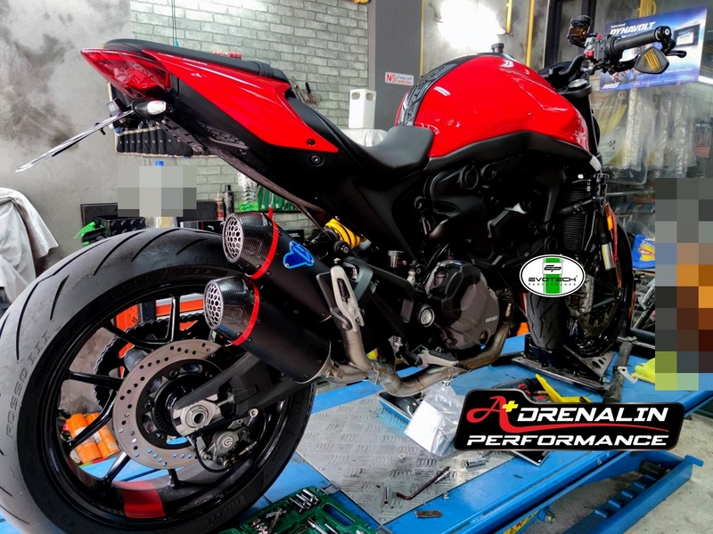 ท่อคู่ termignoni สำหรับ Monster 937 ducati performance ท่อดำปากคาร์บอน เฉพาะปลาย (For Exhibition only)