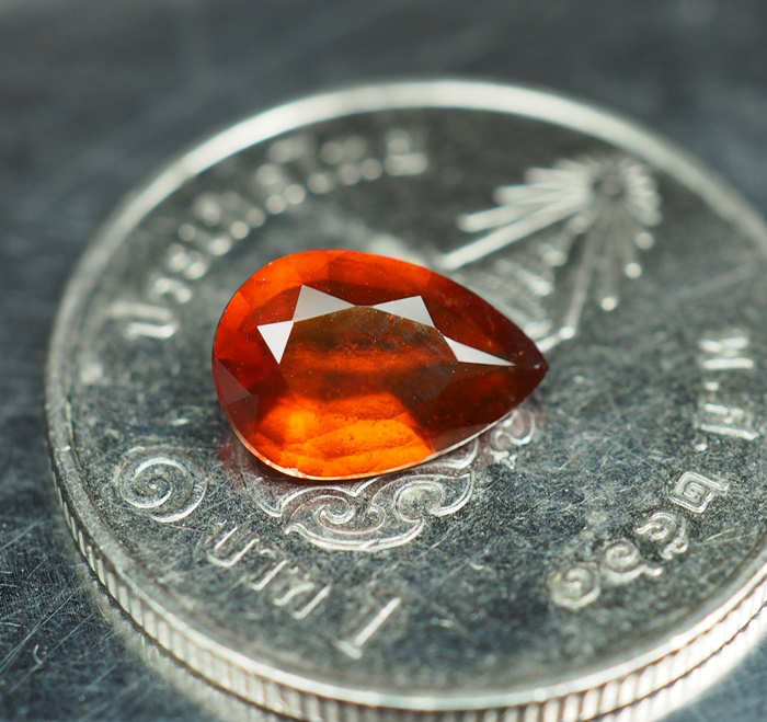 เฮสโซไนต์โกเมน (Hessonite) 0.95 กะรัต