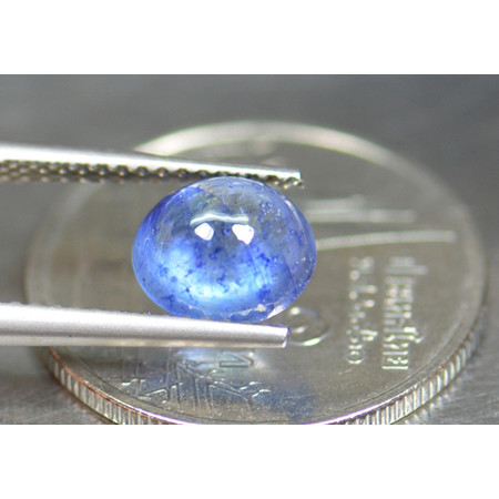 พลอยไพลินหลังเบี้ย (Sapphire) 2.30 กะรัต