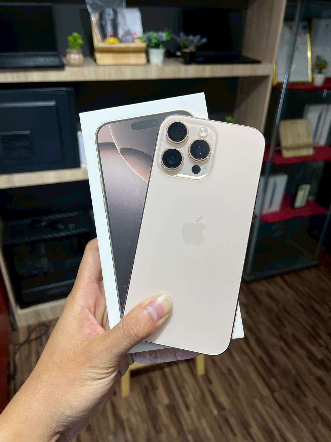 iPhone 16 Pro Max 256GB Desert Titanium